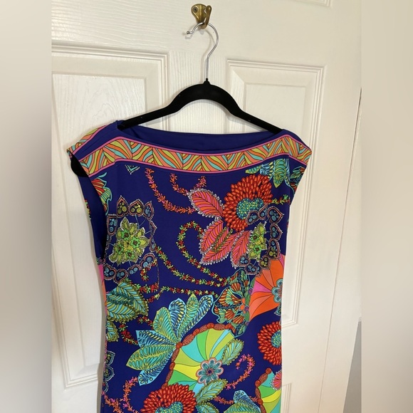 Trina Turk Felena Dress | Bright Floral Jersey Shift | Size 4 - Picture 4 of 10